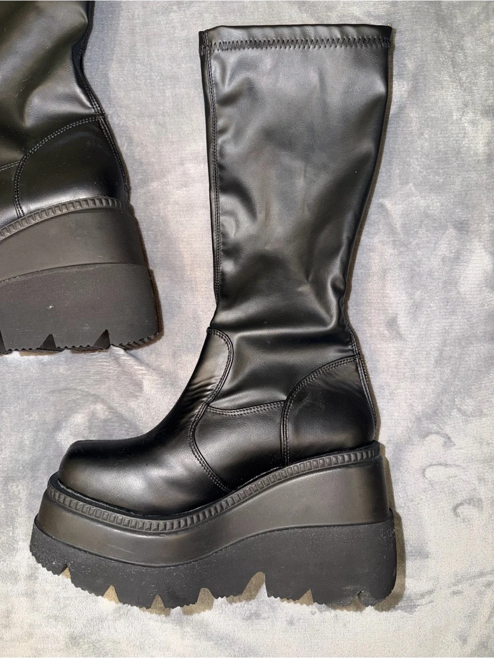 🖤 Demonia Shaker 65 Chunky Platform Boots